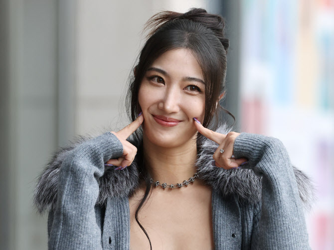 [수정본] '케데현' 이재, 깜찍이 루미                                                                                                                                                           