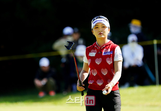  홀아웃하는 이예원                                                                                                                                                                                