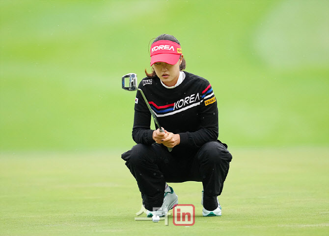  오수민,첫솔 버디가 보인다                                                                                                                                                                        