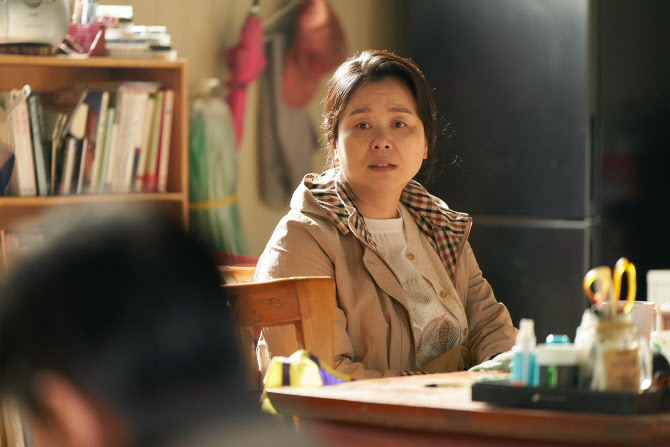 천만 배우 장혜진, '전참시' 출격…'세계의 주인' 홍보 요정 일상 공개
