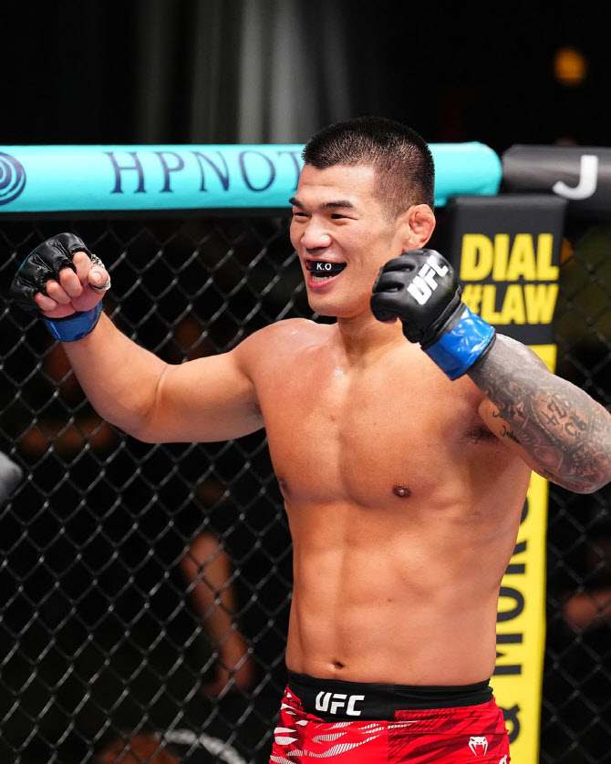 'UFC 2연승' 고석현 "팀과 준비한 전략 통해...바로 훈련 복귀한다"