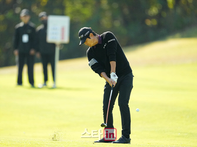 [골프in 포토]장동규,부드럽고 정교한 임팩트                                                                                                                                                              