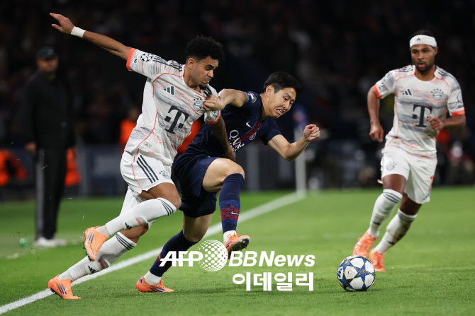 '이강인 빛바랜 첫 도움' PSG, 10명 싸운 뮌헨에 무릎...김민재 교체출전