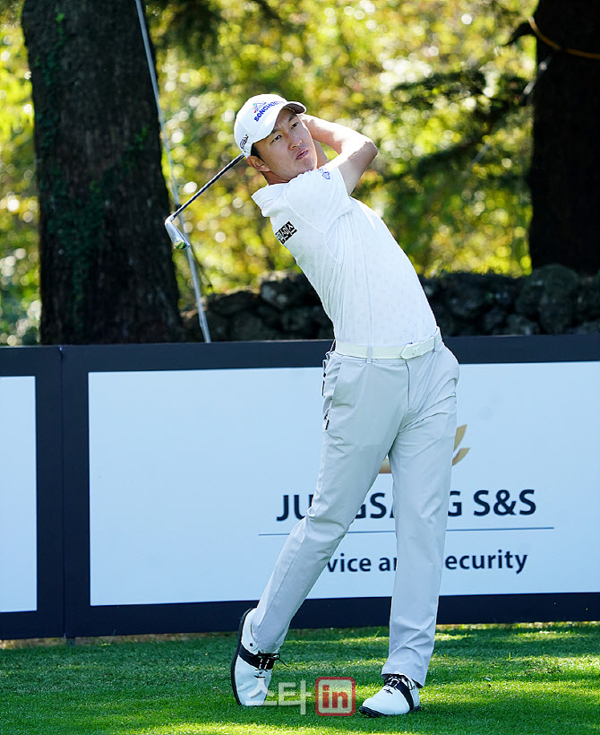  김백준, 드라이빙 아이언샷 연습                                                                                                                                                                   