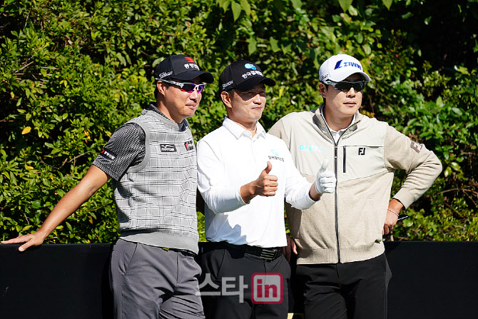  박경남, 강윤석, 정재현, 기념 사진도 찍으며 화기애애                                                                                                                                              