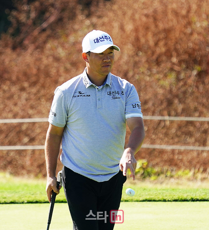  강경남, 그린 파악 완료                                                                                                                                                                           