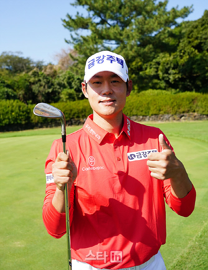  웨지에 이름따라 드레곤볼이라고 새겨 넣은 신용구                                                                                                                                                  