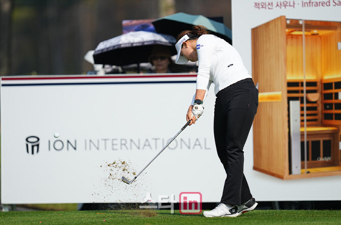 [골프in 포토]김민솔,홀인원 향한 임팩트                                                                                                                                                                  