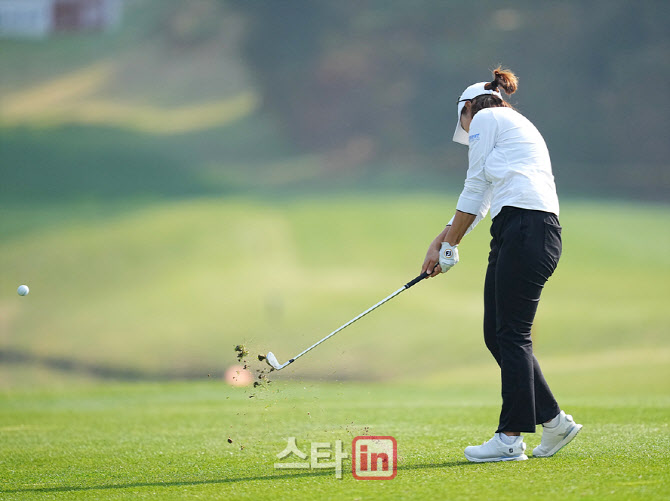 [골프in 포토]최민경,파워 임팩트                                                                                                                                                                         