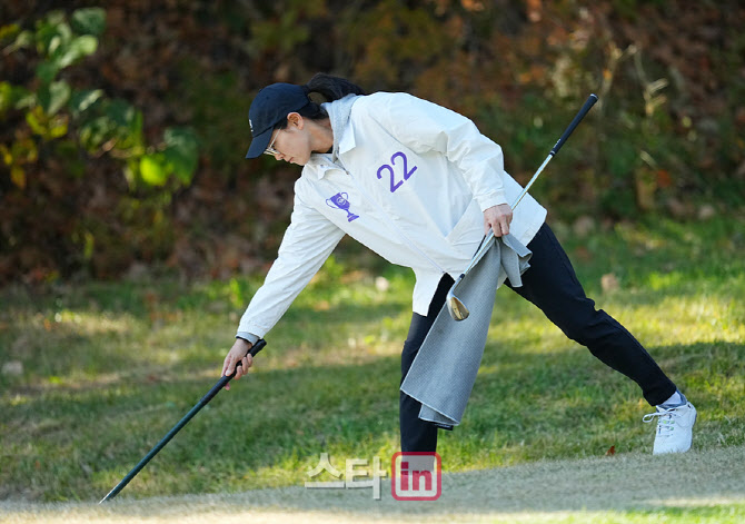 이정민,벙커 정리도 척척                                                                                                                                                                           