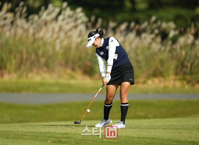 김민주,부드러운 임팩트                                                                                                                                                                            