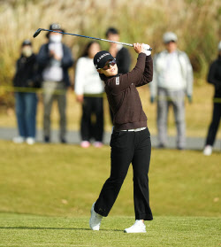 [포토]최은우,그린에 올라가라                                                                                                                                                                            