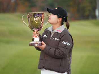 홍정민,이맛에 우승합니다