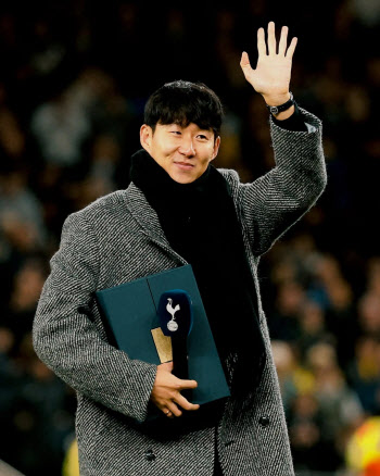 '레전드가 돌아왔다' 손흥민, 토트넘 팬들에게 작별인사..."난 영원한 토트넘"