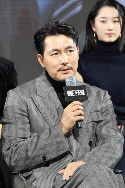 [포토]질문에 답하는 정우성                                                                                                                                                                              