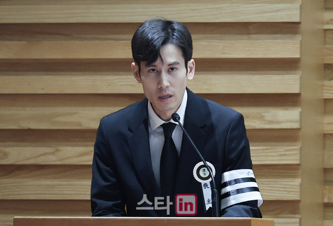 인사말하는 안성기 아들 안다빈 씨                                                                                                                                                                  