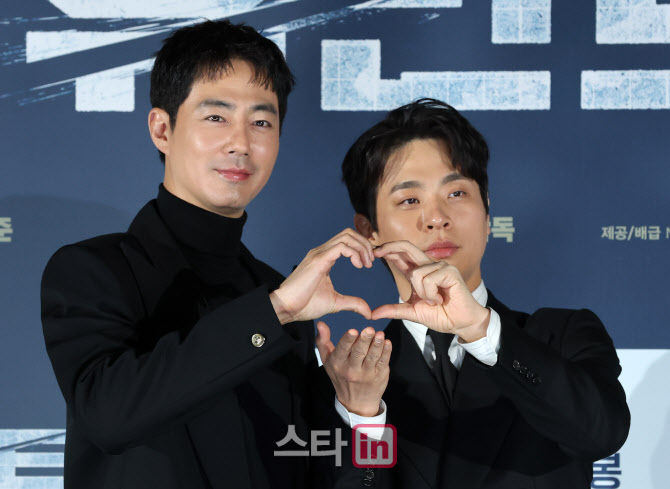 조인성-박정민, 영화 '휴민트' 많이 사랑해주세요                                                                                                                                          