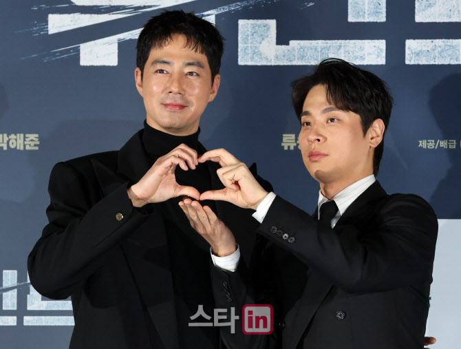 조인성-박정민, 환상의 콤비                                                                                                                                                                        