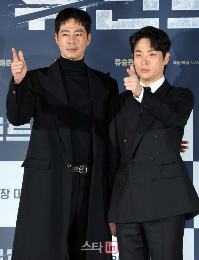 조인성-박정민, 한폭의 그림                                                                                                                                                                        