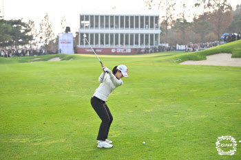 황유민·방신실 "백스윙 후 0.5초 멈춤…정확도 올라가요"