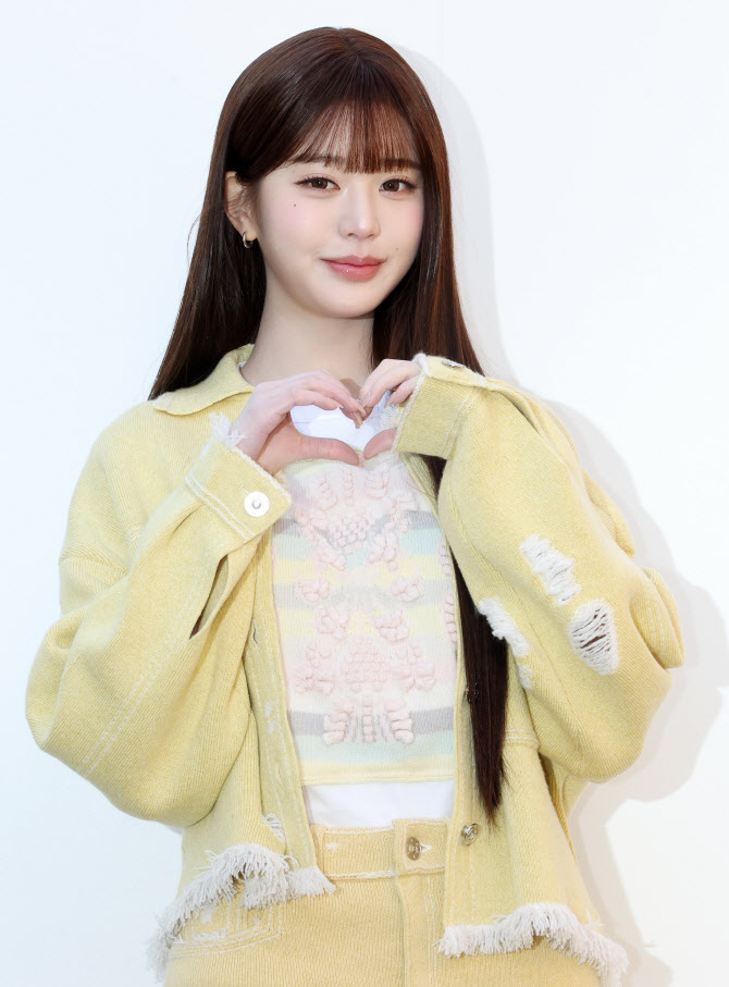 아이브 장원영, 제 마음을 받아줘요                                                                                                                                                                       