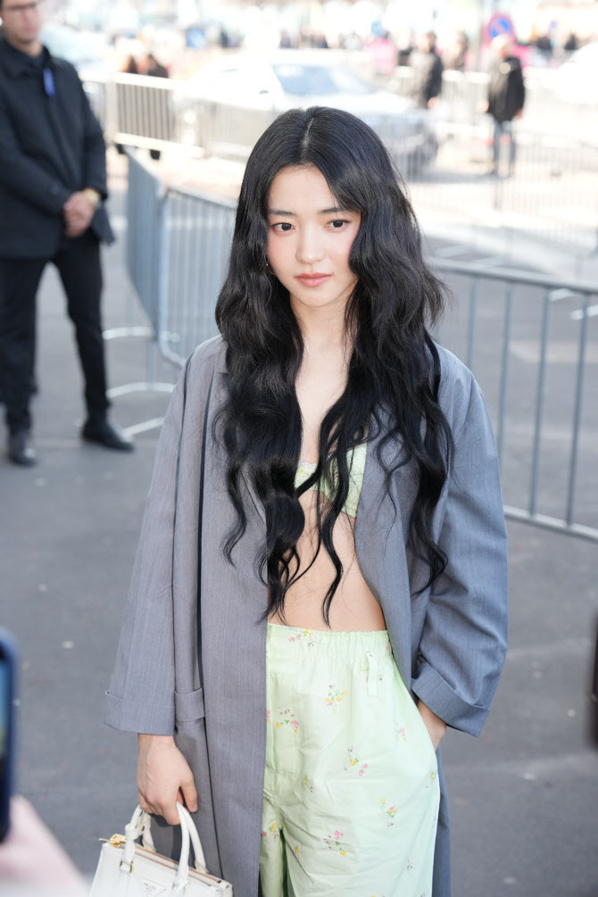  김태리, 프라다 추동 컬렉션 참석                                                                                                                                                                  