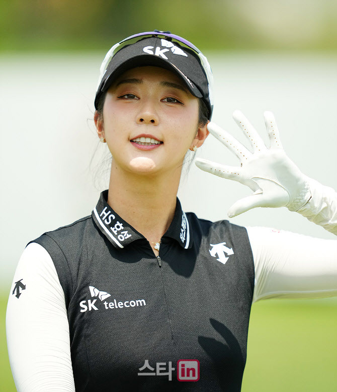 김재희,우승을 생각하며 밝은 손인사                                                                                                                                                                