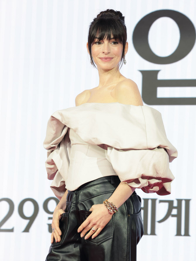 20년 만에 '악마'로 돌아온 앤 해서웨이                                                                                                                                                         