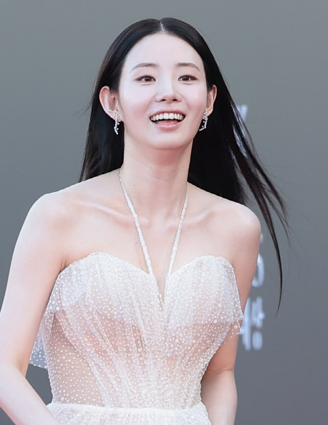 백상 찾은 신시아                                                                                                                                                                                        