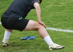 나이키 축구화 신은 북한 선수들                                                                                                                                                                          