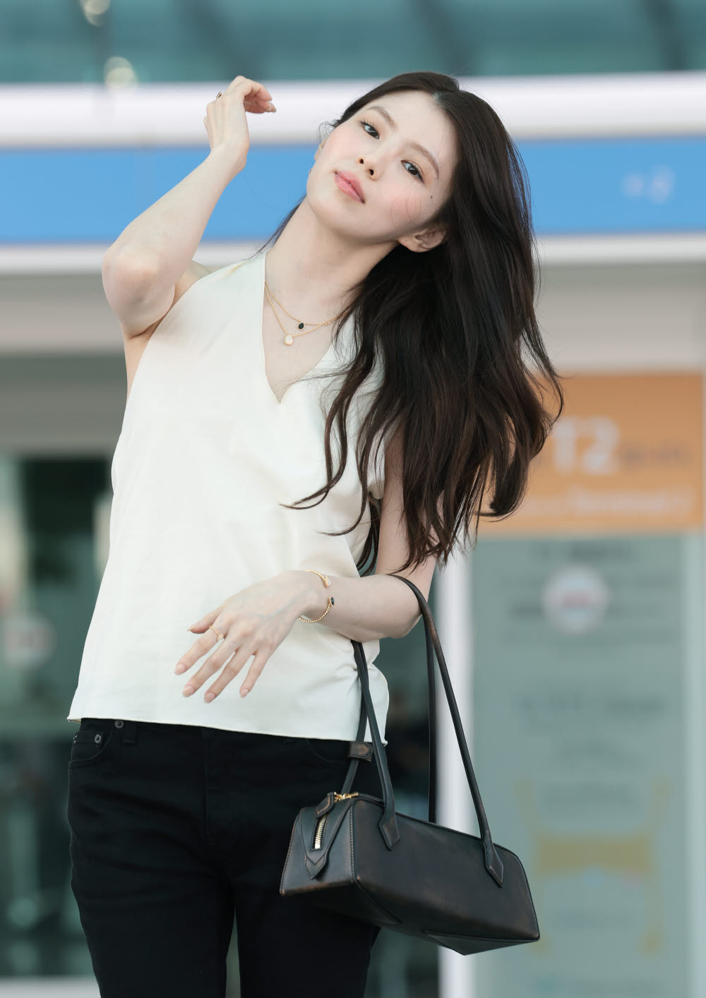 파리가는 한소희, 예쁨 만개                                                                                                                                                                              