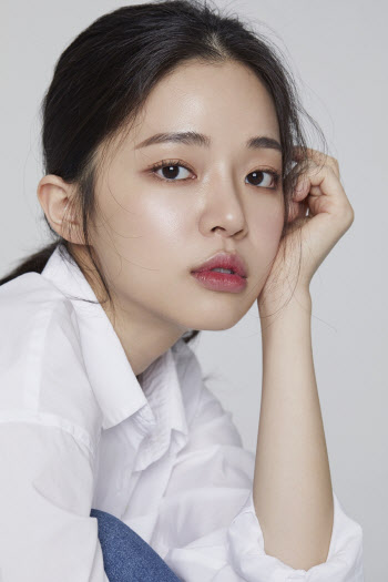 신예 김주영, tvN 새 드라마 '철인왕후' 캐스팅