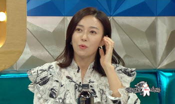 '라스' 장영남, 서예지보다 허리 가늘다?…'찐팬' 정체 공개
