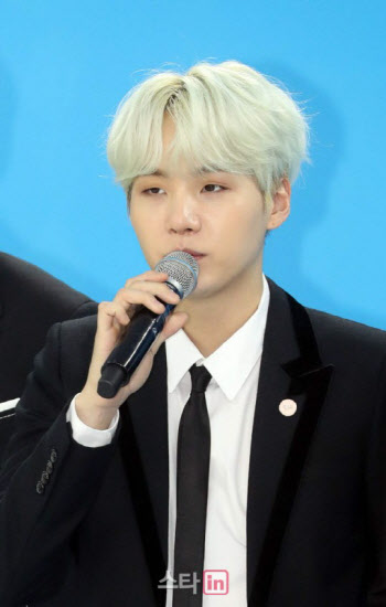 "병역의무 이행 위해"… BTS 슈가, 어깨 수술 받았다 