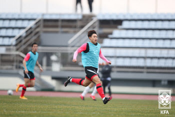 김학범호, 수원FC와 연습경기서 2-1 승리…프로팀 상대 3연승