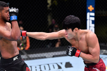 'UFC 2연승 달성' 최승우 "타격가와 화끈하게 싸우고 싶다"