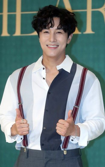 '에릭과 불화' 김동완 "신화 해체? 끝까지 버틸 것"