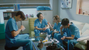 '슬기로운 의사생활' 시즌2, 6월 17일 넷플릭스 통해 전 세계 공개