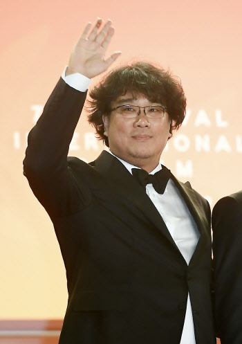 "영화는 멈춘 적 없다" 봉준호, 칸영화제 개막 선언