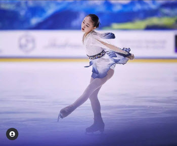 15세 김채연, 피겨 주니어 그랑프리 데뷔전에서 은메달