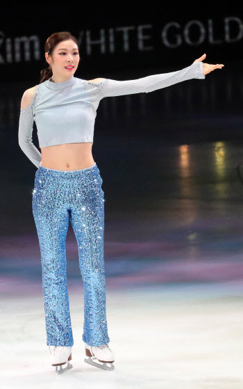 '피겨여왕' 김연아. 어린 피겨 유망주 위한 선생님 변신