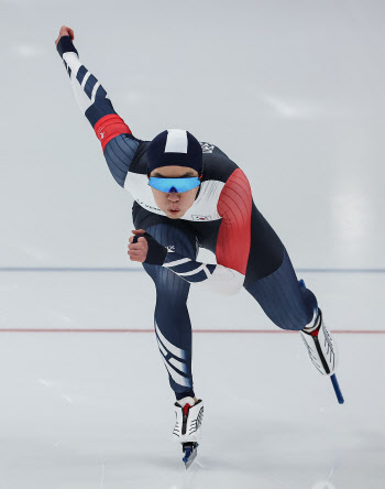 차민규, 빙속 500m 두 대회 연속 은메달 쾌거