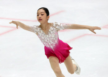 신지아, 김연아 이후 16년 만에…피겨 세계주니어선수권 은메달