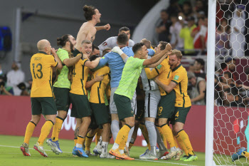 '사커루' 호주, 카타르 월드컵 간다...승부차기 끝에 페루 제압