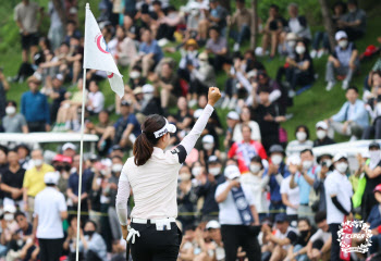 ‘올해도 민지 천하’ 박민지, 연장서 3m 버디 선공…시즌 3승 독주(종합)