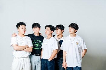"다시 뛰자!" 밴드 몽돌, 경쾌한 신곡 '러닝' 발표