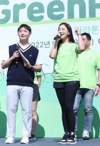 김하영 "마라톤은 처음… 유민상씨, 다음엔 함께 해요" 