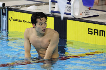 수영 황선우, 쇼트코스 세계선수권 자유형 100m 결승행 좌절