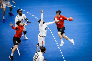 한국 남자 핸드볼, 강호 포르투갈에 석패...세계선수권 2연패