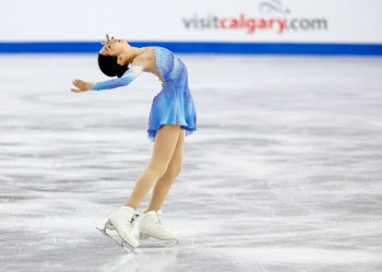 '차세대 피겨 에이스' 신지아, 주니어 세계선수권 은메달 쾌거